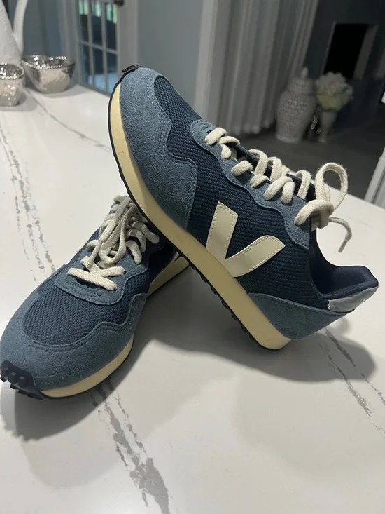 Veja SDU REC Alveomesh Low Top Blue Runner Sneakers with Cream Accents  size W 8 - Picture 9 of 16